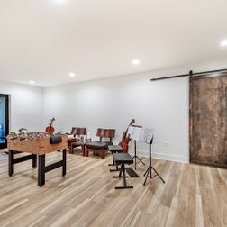 Cozy finished basement with Rec room, kitchen-like wet-bar and full bathroom., North Potomac, MD